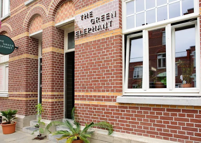 The Green Elephant Hostel & Spa